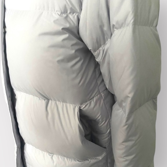 Uniqlo puffer coat size 11-12 - Picture 3 of 4